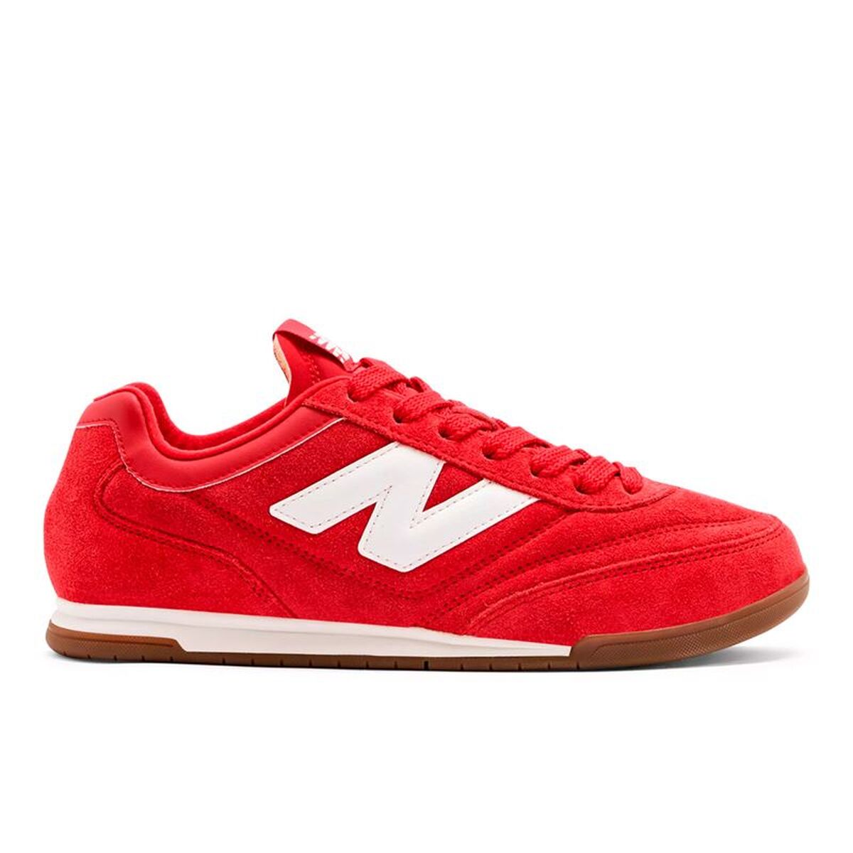 Men's New Balance RC42 running trainers in black with white accents, designed for athletic performance and comfort.
