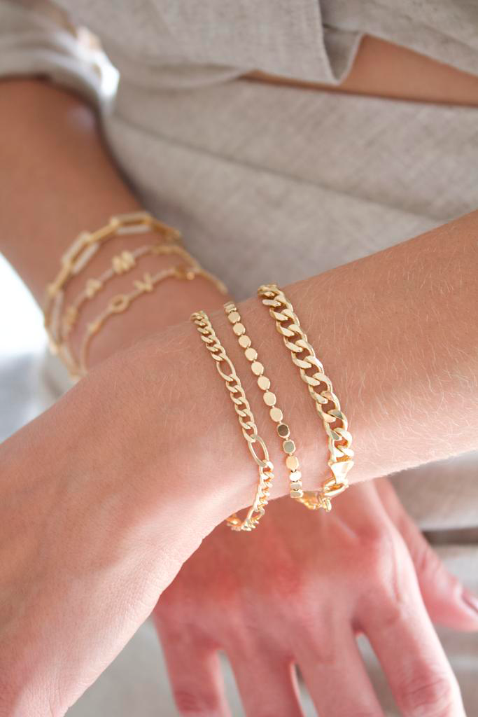 MIA Jewelry 3mm flat ball disc bracelet showcasing sleek silver design on a delicate chain.