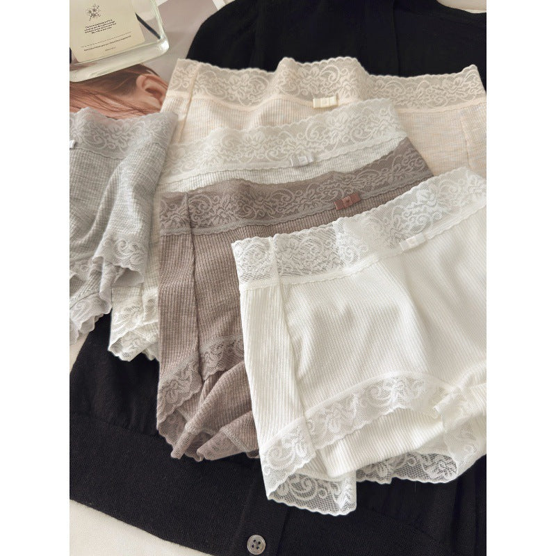 Women's sexy lace shorts in a fashionable design