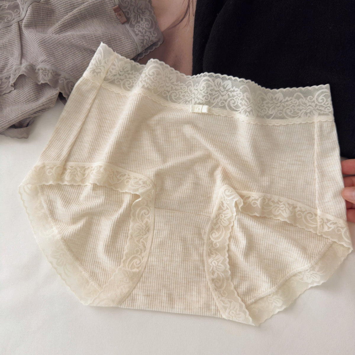 Women's sexy lace shorts with delicate floral pattern and scalloped trim waistband