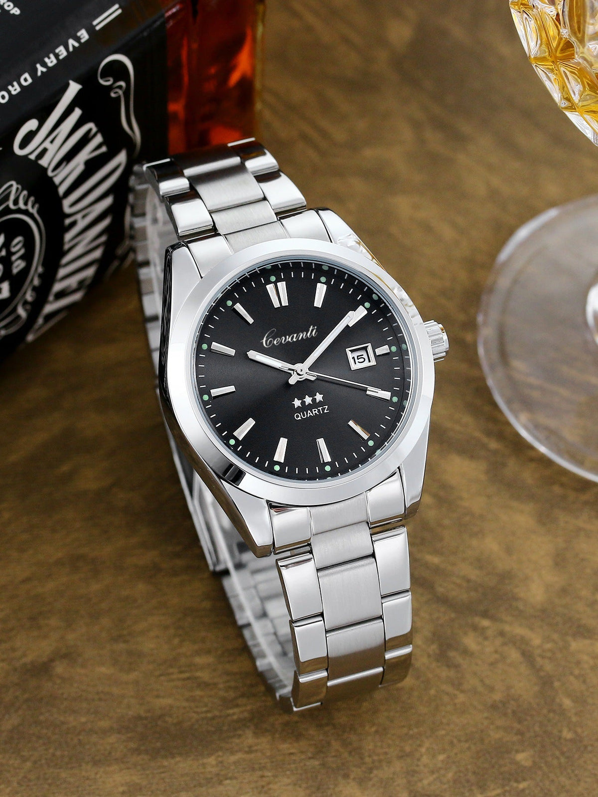 Business casual men's watch with steel strap, minimalist dial and classic design