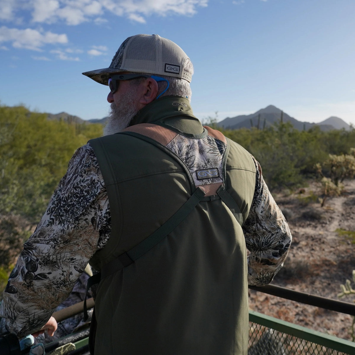 GameGuard bino case bag for binoculars with padded protection and adjustable strap, designed for secure outdoor storage.