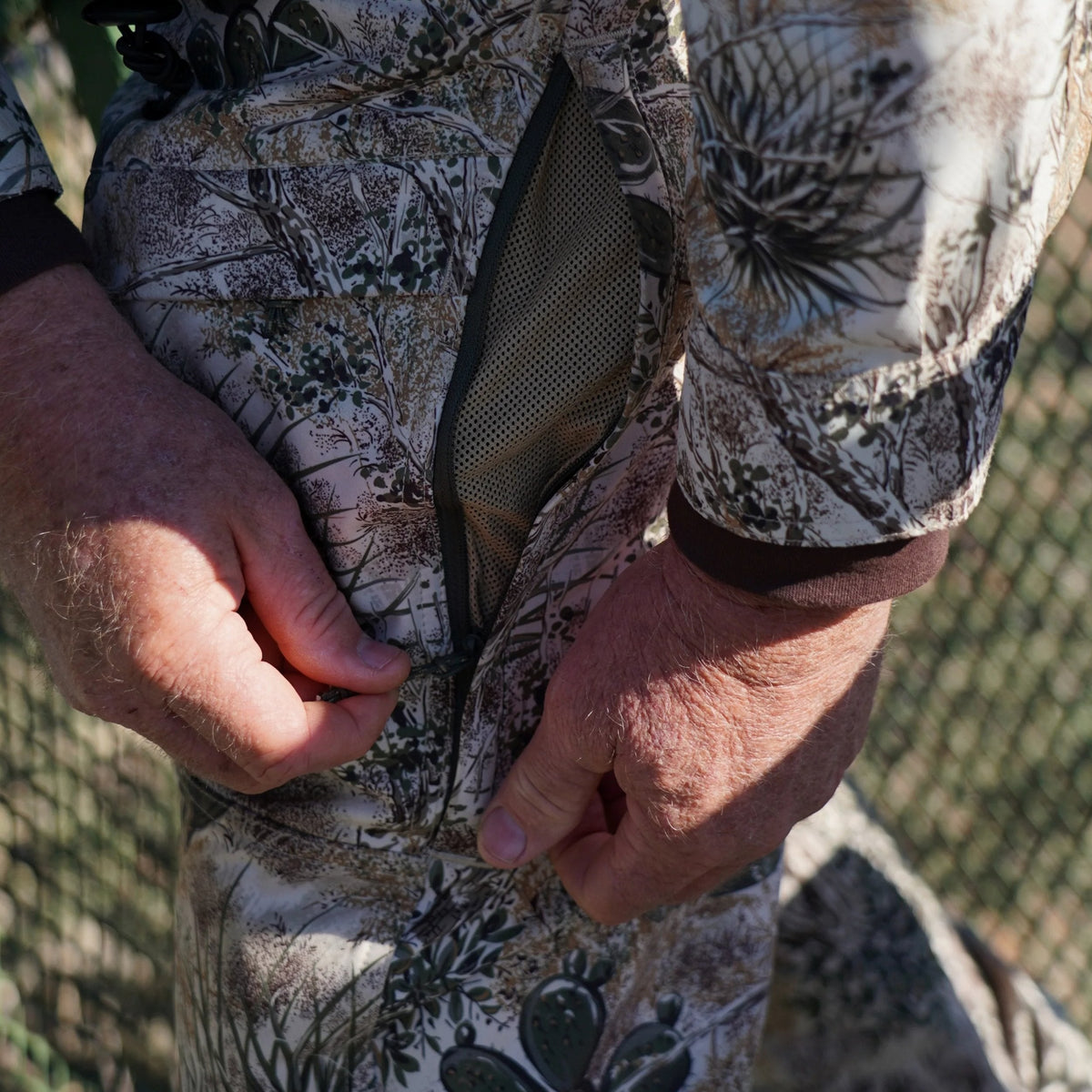 GameGuard Guía Grande™ hunting pants showing durable fabric, multiple pockets, and a relaxed fit for outdoor outdoor hunting activities.