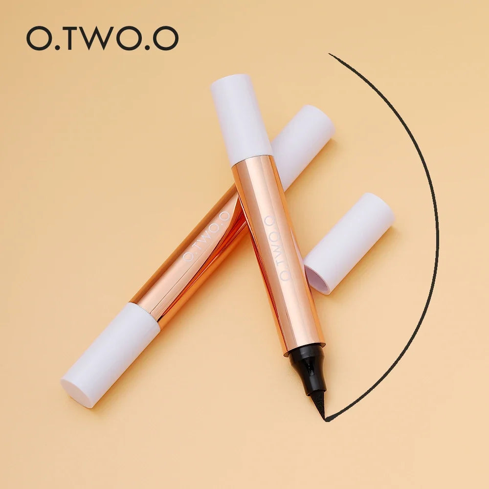 Black waterproof liquid double-ended eyeliner stamp pen by Blushimmer, featuring precise applicator tips for bold eye looks.