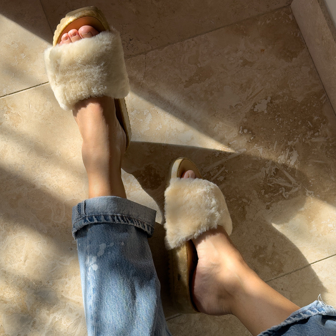 Fleks San Ysidro Slide in Morning Coffee color, casual slip-on sandal with cushioned sole and wide strap, ideal for everyday wear.