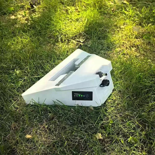 Starlink Mini 200Wh waterproof clip battery pack by BACKUPMYFILESNOW.COM with 15-21V output, ideal for camping and RV use