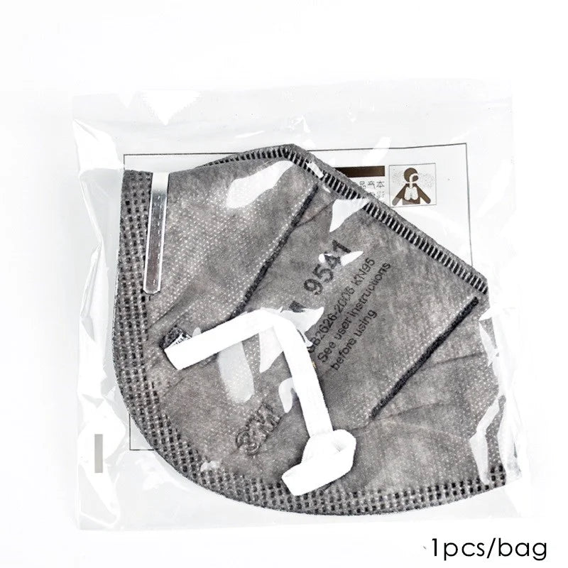 3M KN95 adult reusable face masks in individual packs, hygienic safety masks with FPP2 filter for protection and hygiene.