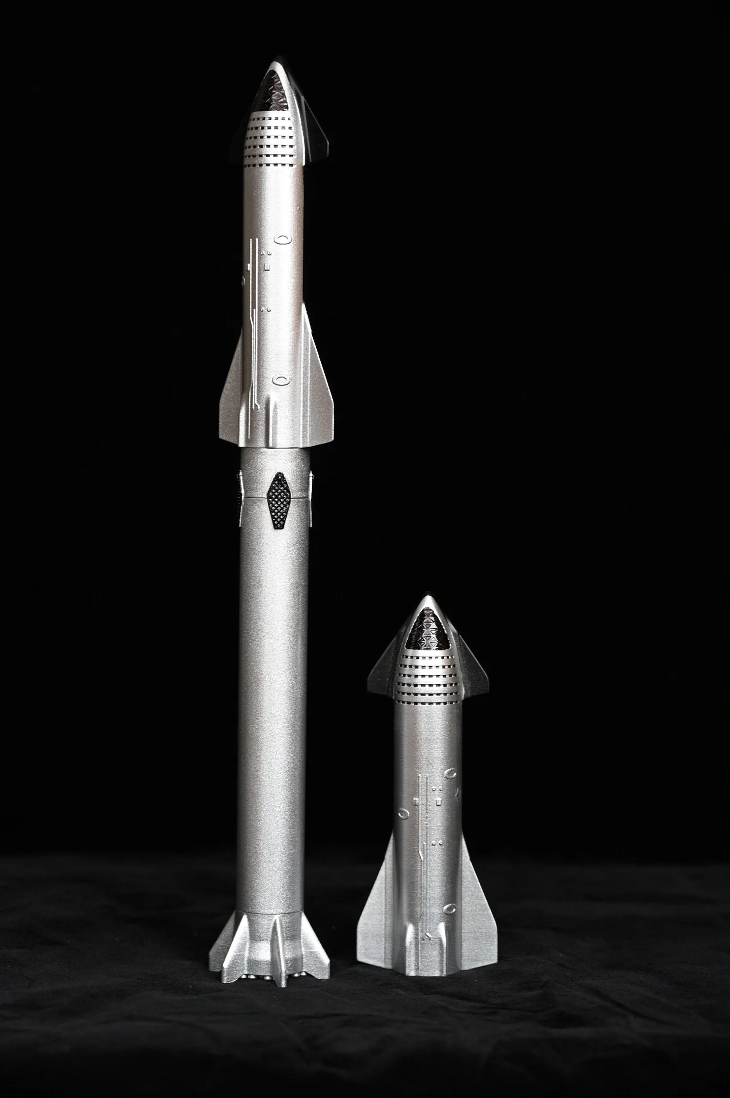 Detailed SpaceX Starship and Super Heavy rocket model decoration, perfect for office desk or birthday gift display.