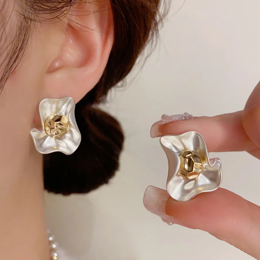 925 silver Korean fashion earrings featuring red and white irregular flower design, vintage stud style for women jewelry.