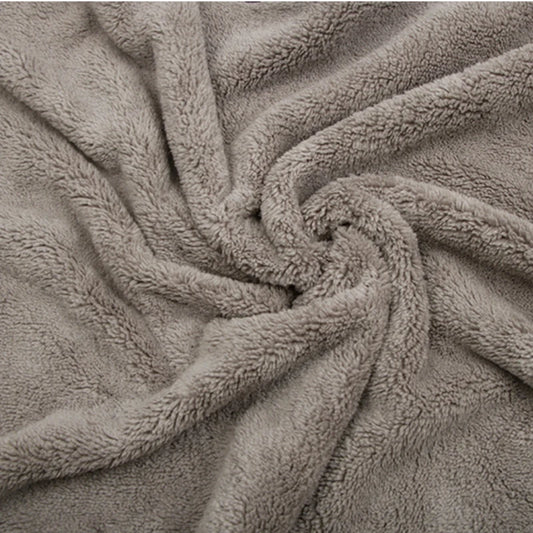 Premium microfiber car wash towel from BACKUPMYFILESNOW.COM, super absorbent auto cleaning cloth for one-time drying.