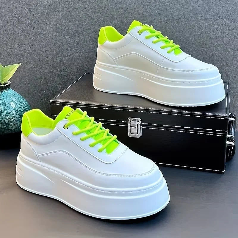 Men's lightweight casual business shoes with thick soles, white and green PU material, suitable for outdoor leisure and daily wear.