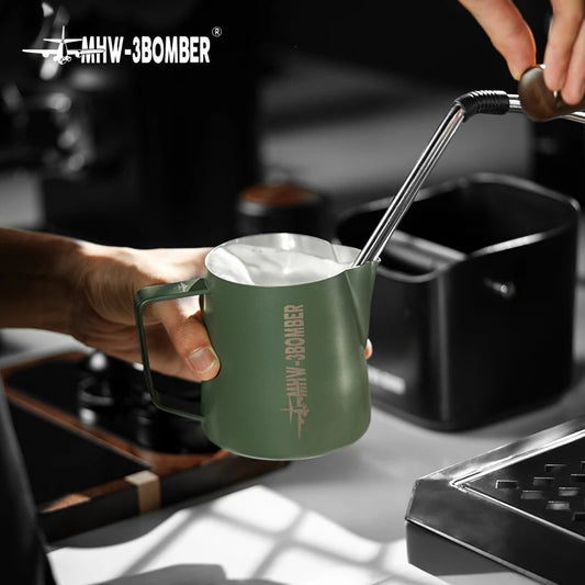 Stainless steel MHW-3BOMBER milk frothing pitcher with 500ml capacity for coffee and latte art, designed for baristas and espresso steaming.