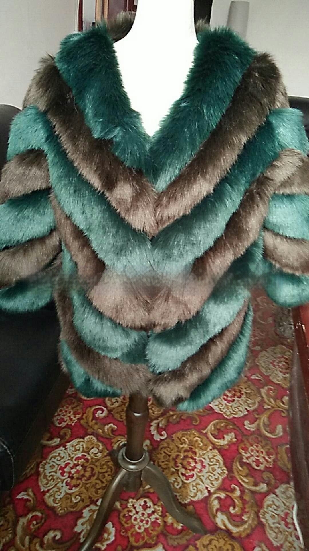 Fashion personalized fur coat for women in a stylish design