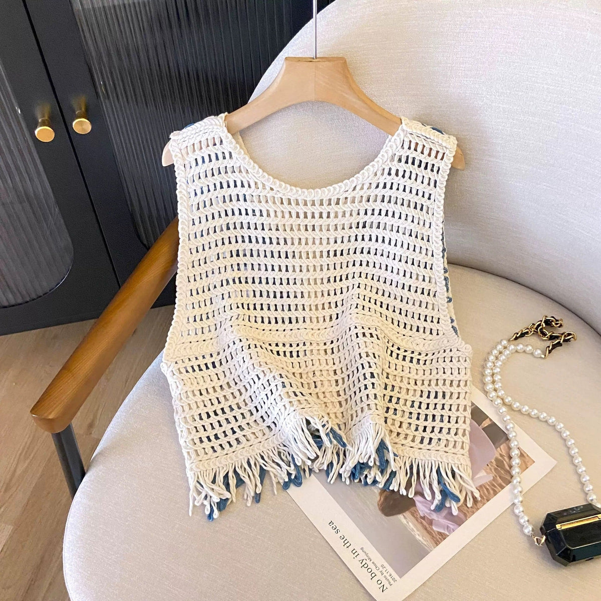 Vintage diamond-pattern tassel knitted vest for women, sleeveless textured design