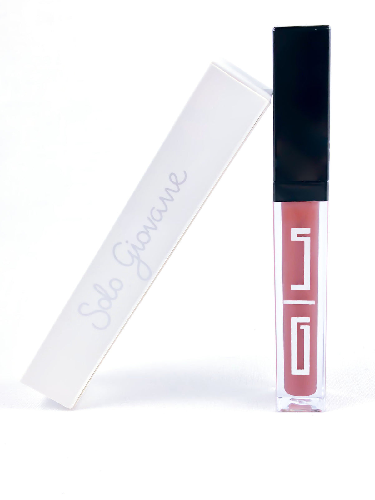 Glossy-color lip cream lipgloss from BACKUPMYFILESNOW® in a smooth, shiny finish, showcasing a vibrant lip gloss application.