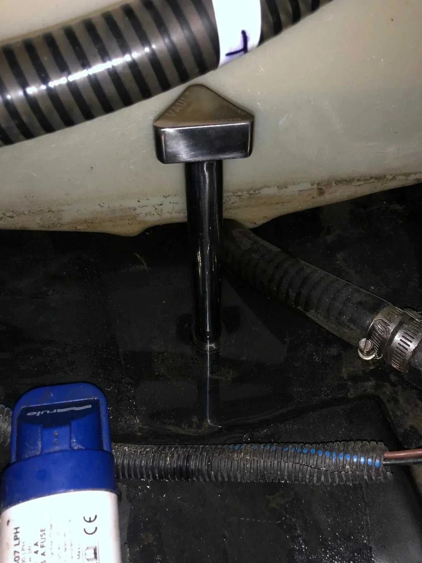 Seaview Global Vault Center Drain Plug made of stainless steel, designed for secure marine and boat drainage systems.