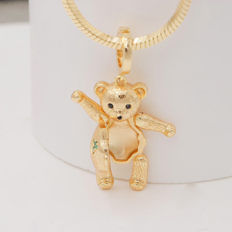 Cute bear pendant necklace, fashionable jewelry design with a charming bear charm