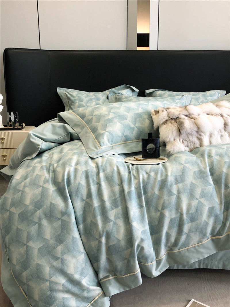 Long-staple cotton printed four-piece bedding set in soft, patterned fabric