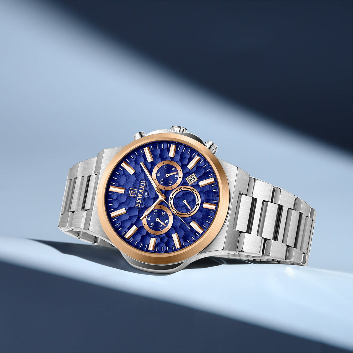 Luminous waterproof multifunctional quartz men's watch with analog dial and durable wristband