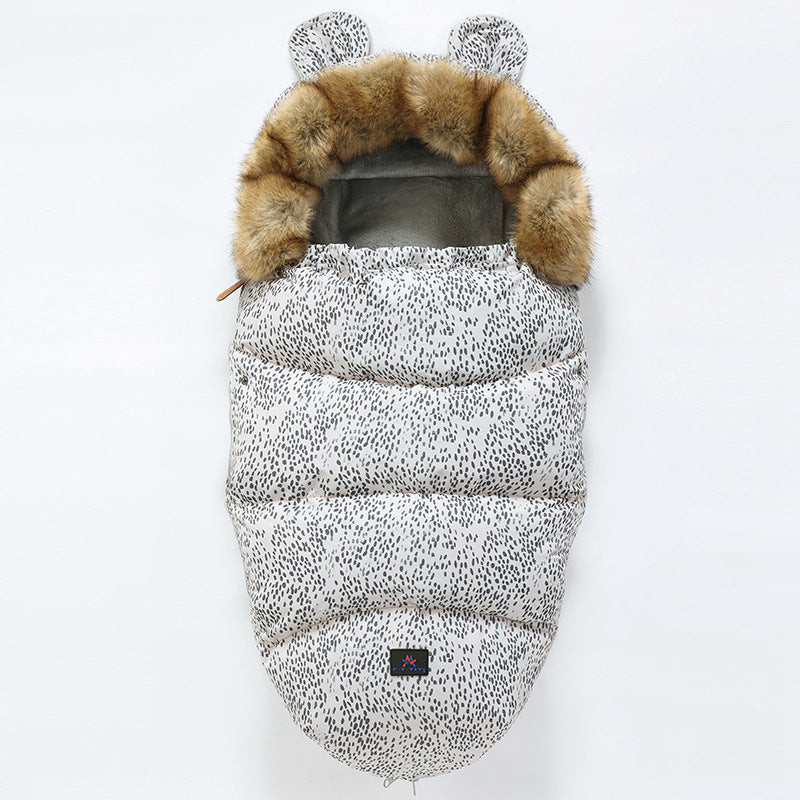 Winter envelope newborn baby sleeping bag stroller pad, cushioned design for cold-weather comfort