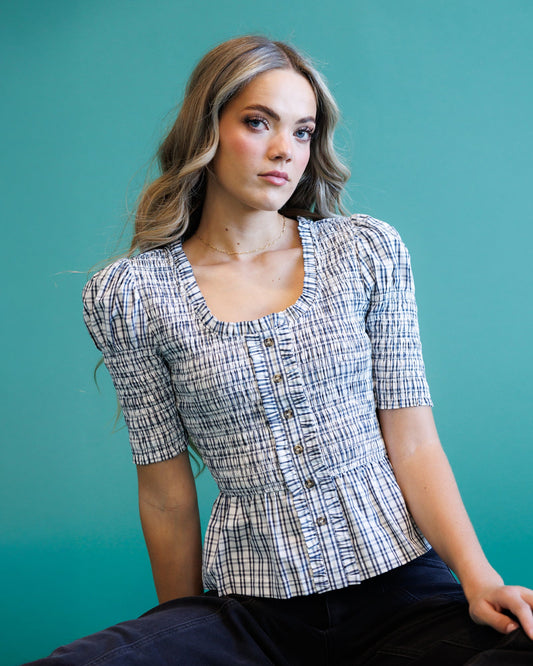 Downeast Oxford top, women's casual long-sleeve blouse in soft fabric, featuring a classic collar and button-front design.