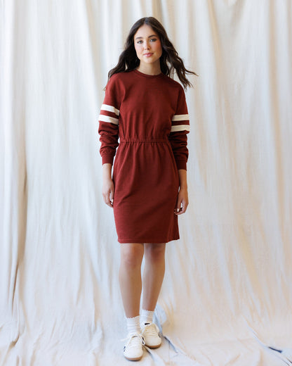 Downeast Campus dress in lightweight fabric with a relaxed fit, featuring a classic neckline and casual style for everyday wear.