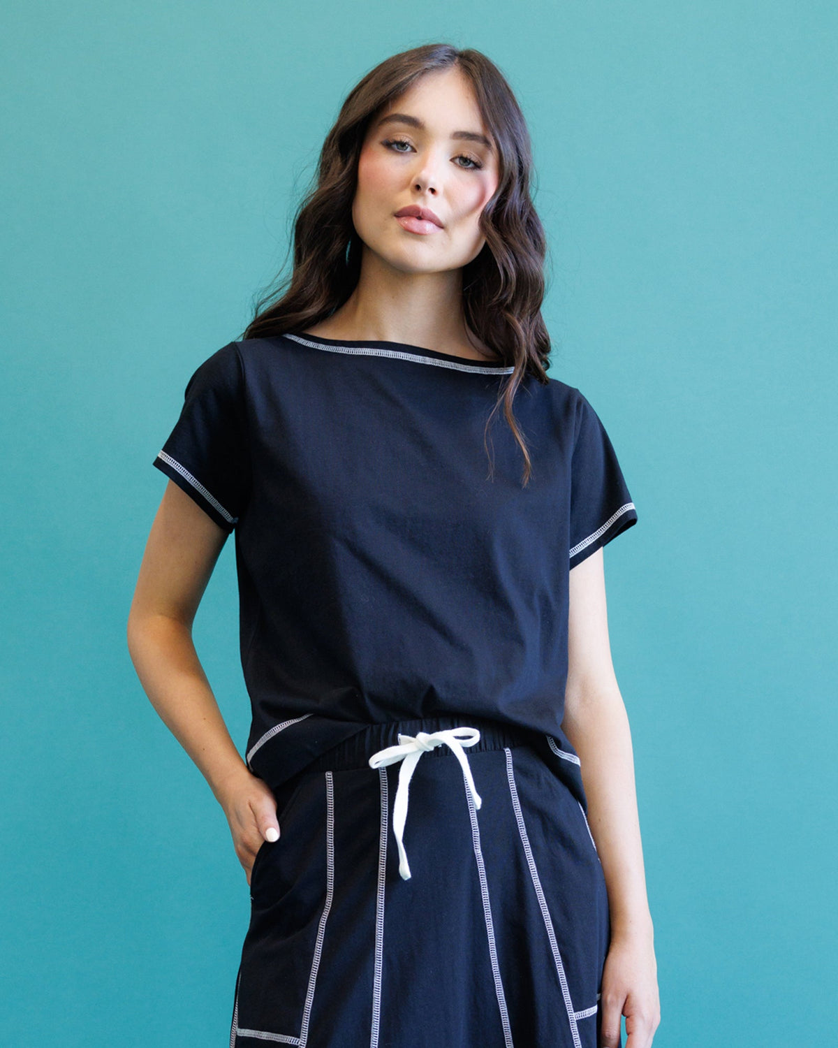 Downeast Major Score Top in soft fabric, featuring a relaxed fit with a stylish neckline and long sleeves, perfect for casual wear.