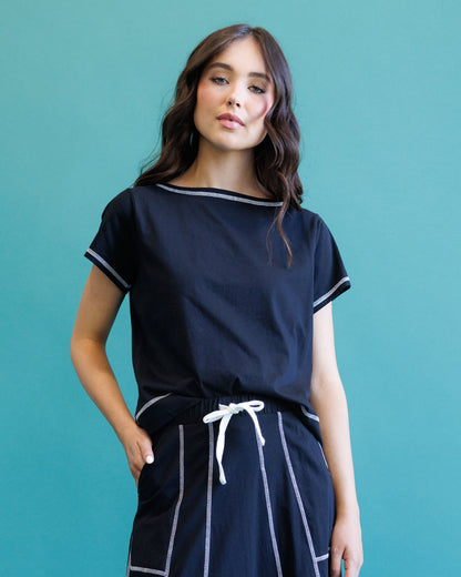 Downeast Major Score Top in soft fabric, featuring a relaxed fit with a stylish neckline and long sleeves, perfect for casual wear.