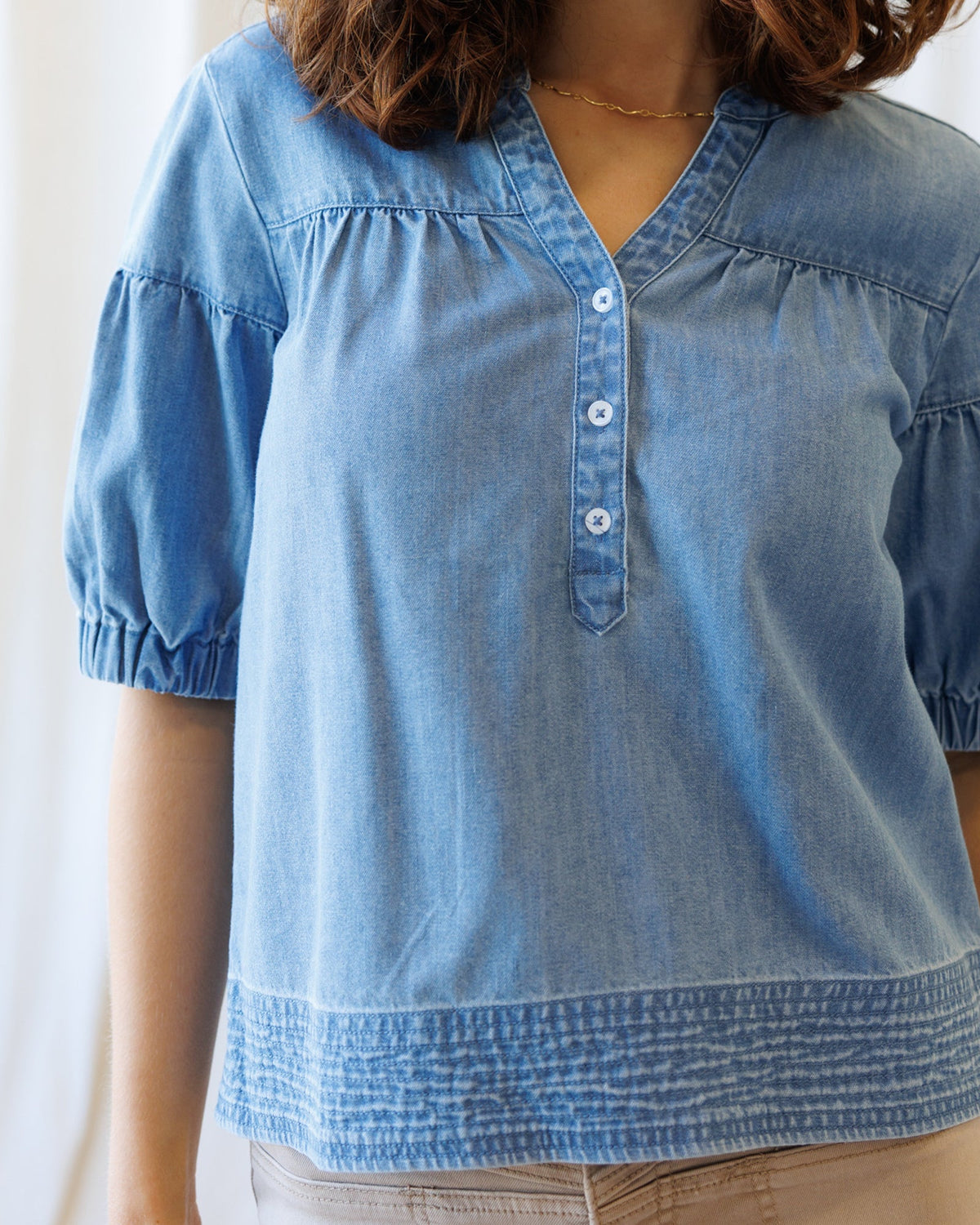 Downeast Portside Chambray Popover top with collar and long sleeves, casual and lightweight for everyday wear.