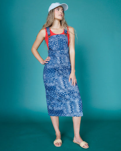 Downeast OOTD overalls dress with adjustable straps and front pockets, styled with casual daytime fashion.