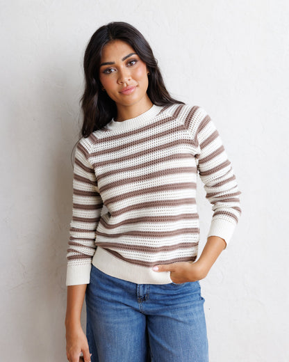 Downeast underlined crew sweater in soft fabric, featuring a casual design with a subtle underlined detail, perfect for everyday wear.