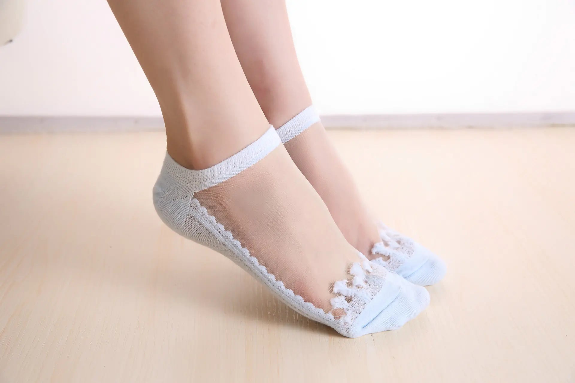 Invisible Breathable Lace Short Tube Ladies Socks