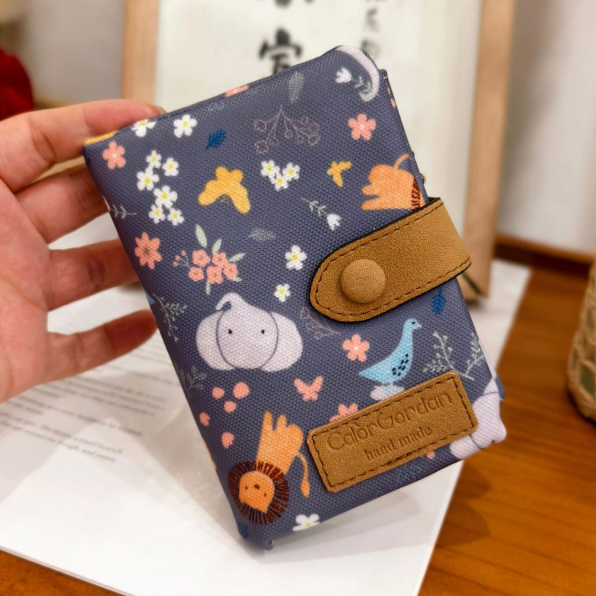 Multifunctional tri-fold fashion wallet with multiple card slots and printed design