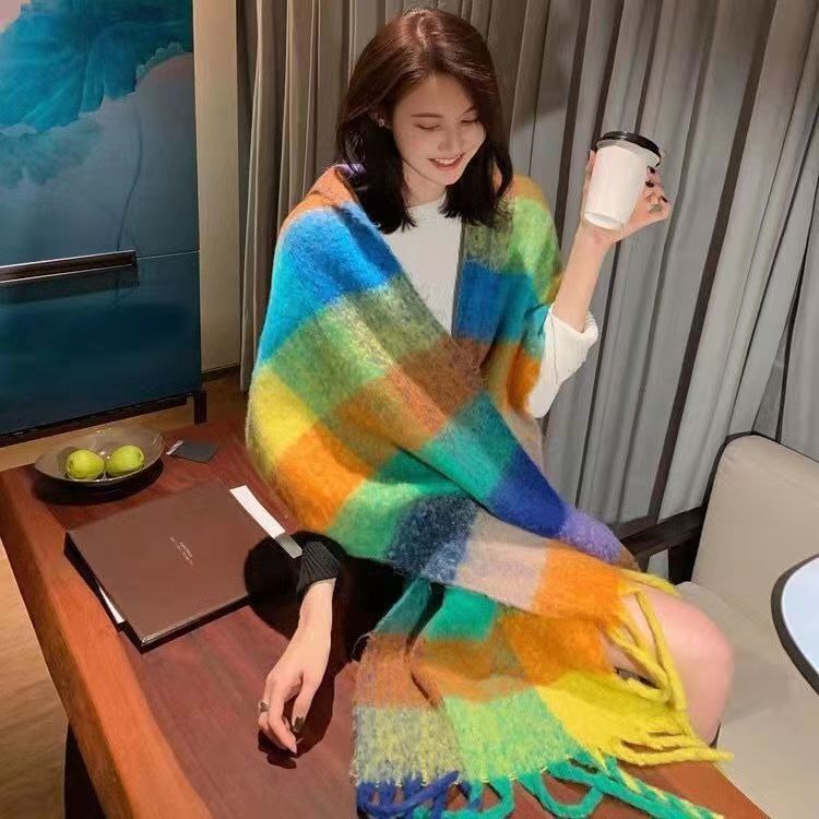 Cashmere-look plaid thickened warm scarf in a classic check pattern