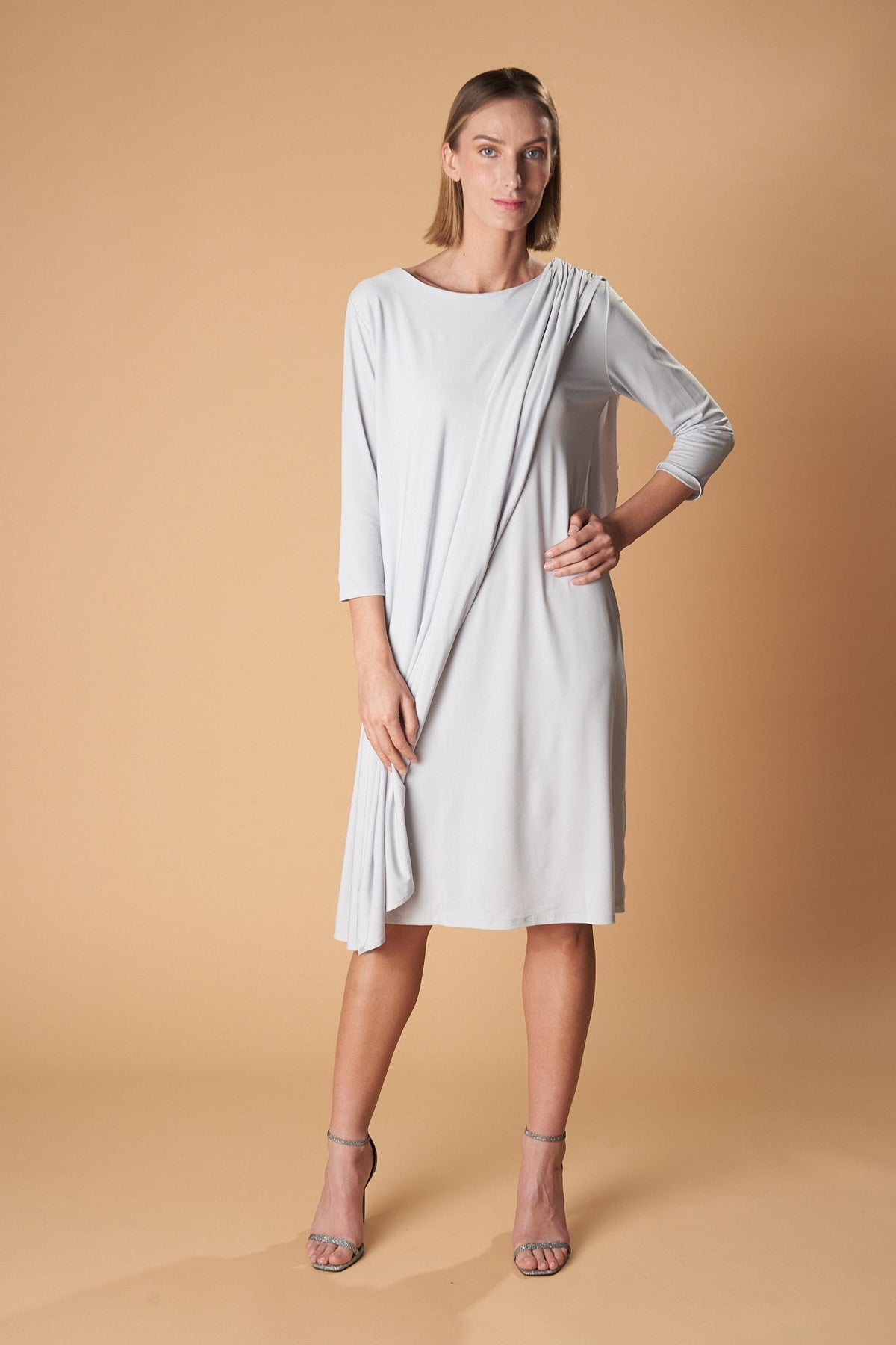 Ceylan Bcn lady multidress in vibrant fabric, featuring a stylish design suitable for casual or semi-formal occasions.
