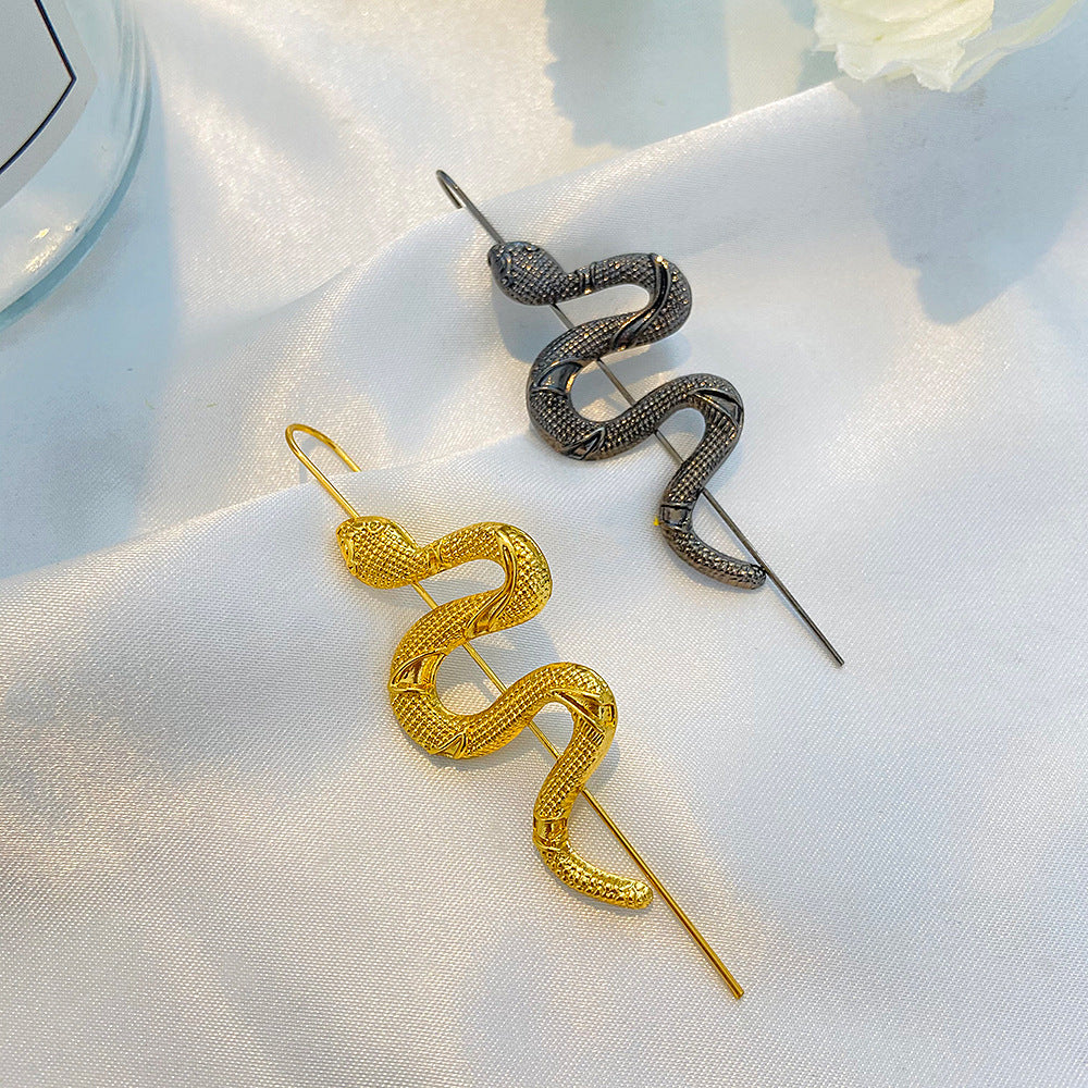 Women's fashion simulated snake ear-hanging earrings, close-up view