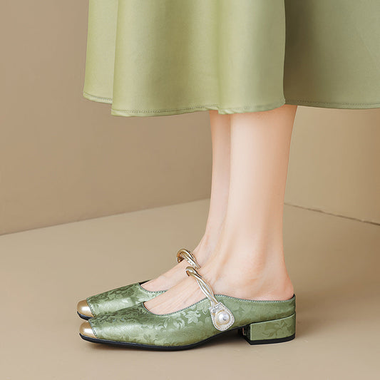 Women's Chinese design closed-toe slippers for stepping out