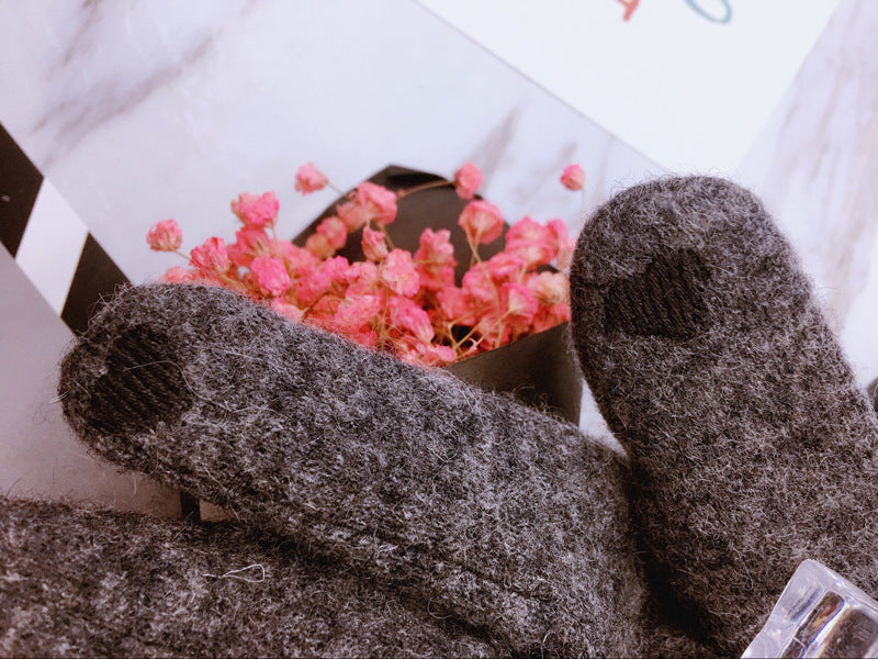 Cute warm touch screen thickened warm finger gloves in a cozy knit design