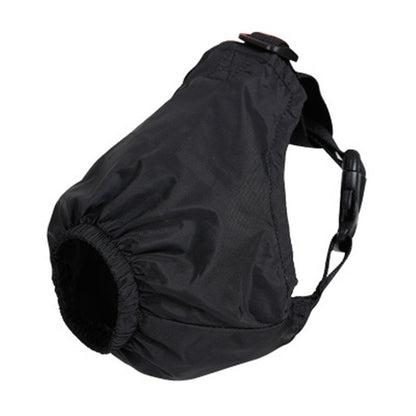 Stable eye mask with adjustable strap in black fabric for comfortable light blocking