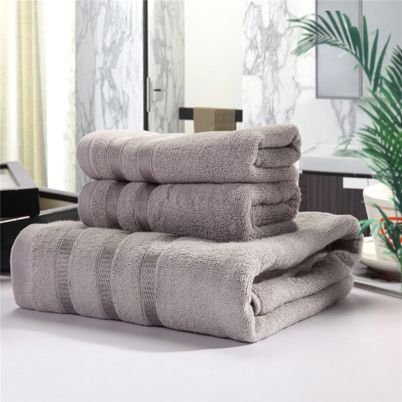 Bamboo towel set, antibacterial and hypoallergenic, soft woven fabric in neutral tones