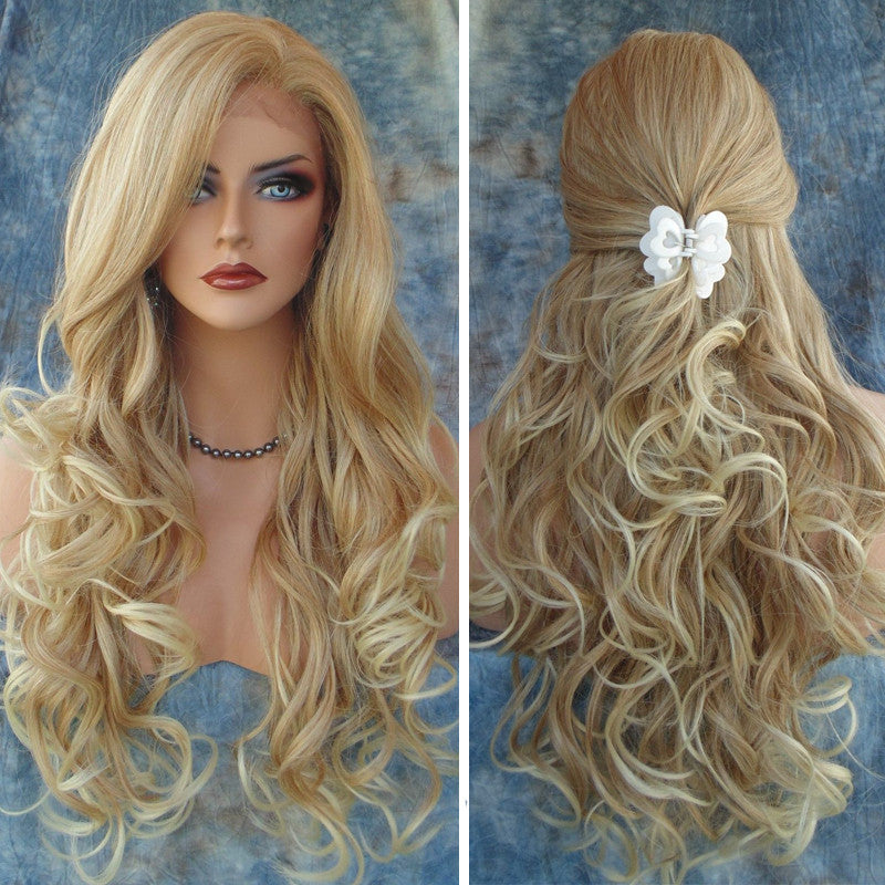 Big wave wig with voluminous, wavy texture and flowing curls