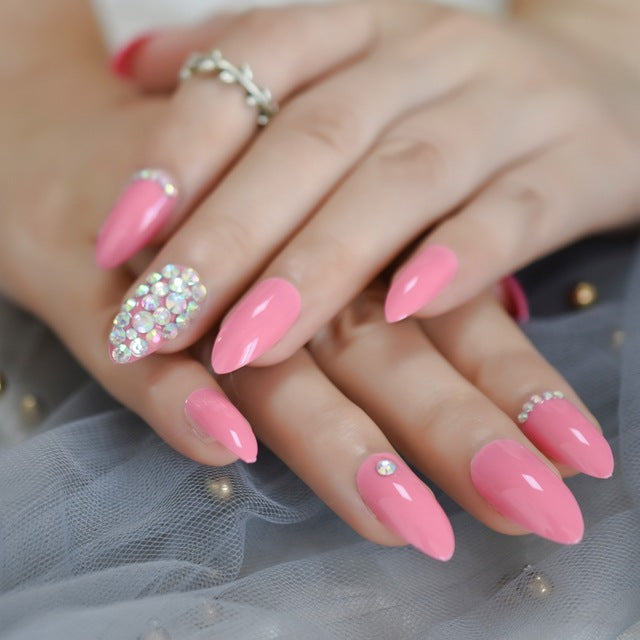 Metal false nails for women, metallic artificial nail tips in a sleek finish