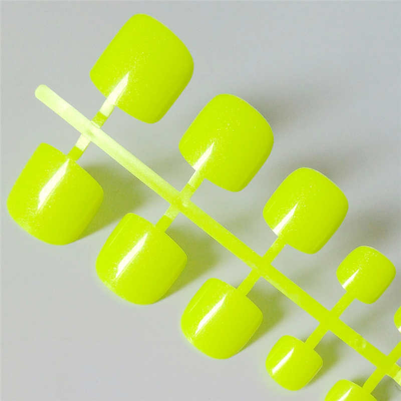 Bright green square acrylic fake toenails, press-on toe nail set with smooth glossy finish