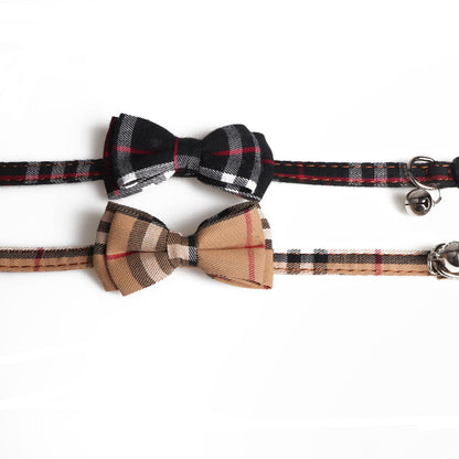 Simple canvas plaid pet collar in a classic pattern, adjustable design for dogs and cats