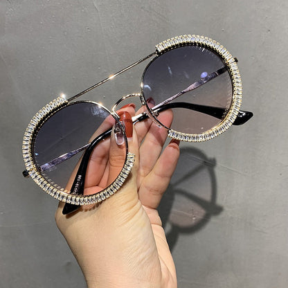 Fashion retro round sunglasses with vintage-style frames and tinted lenses