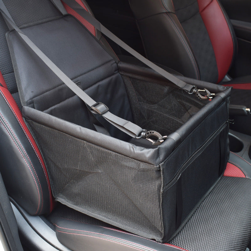 Breathable pet car bag for secure pet travel, featuring ventilated mesh panels and adjustable shoulder straps