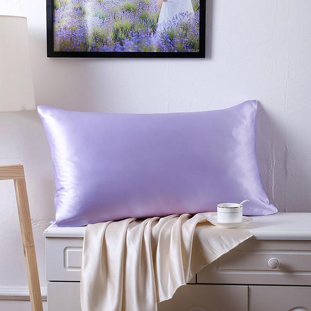 Double-sided 19 momme silk pillowcase in smooth, lustrous fabric