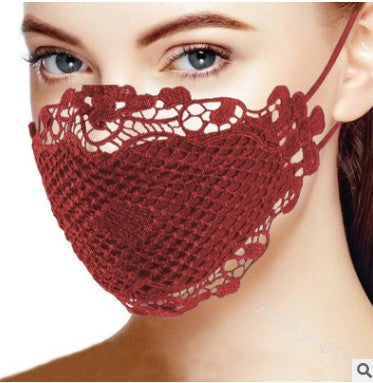 Women's summer outdoor driving and riding sunscreen mask, protective face covering visibly shown.
