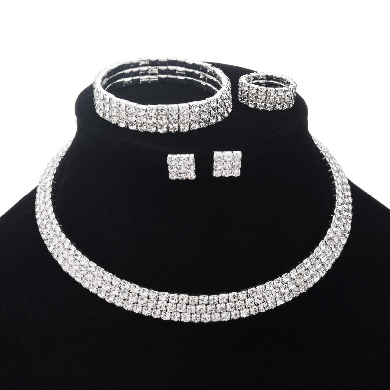 Exaggerated claw diamond beaded four-piece set multilayer necklace in a layered design