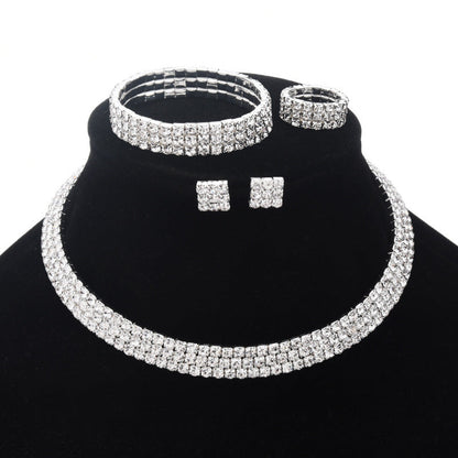Exaggerated claw diamond beaded four-piece set multilayer necklace in a layered design